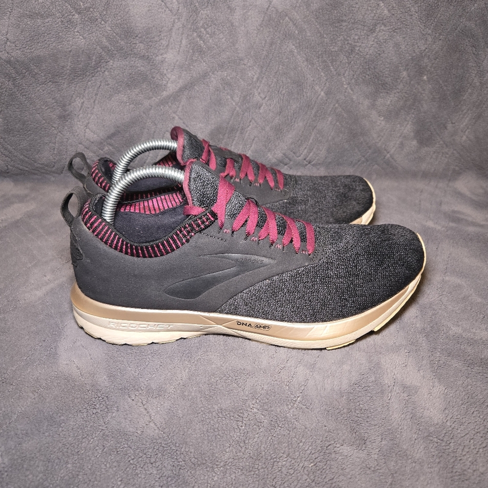 Brooks Ricochet LE Running Shoes Womens Sz 10 Athletic Sneakers Trainers Black.